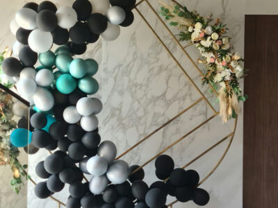 Panou-de-intampinare-galerie-negru